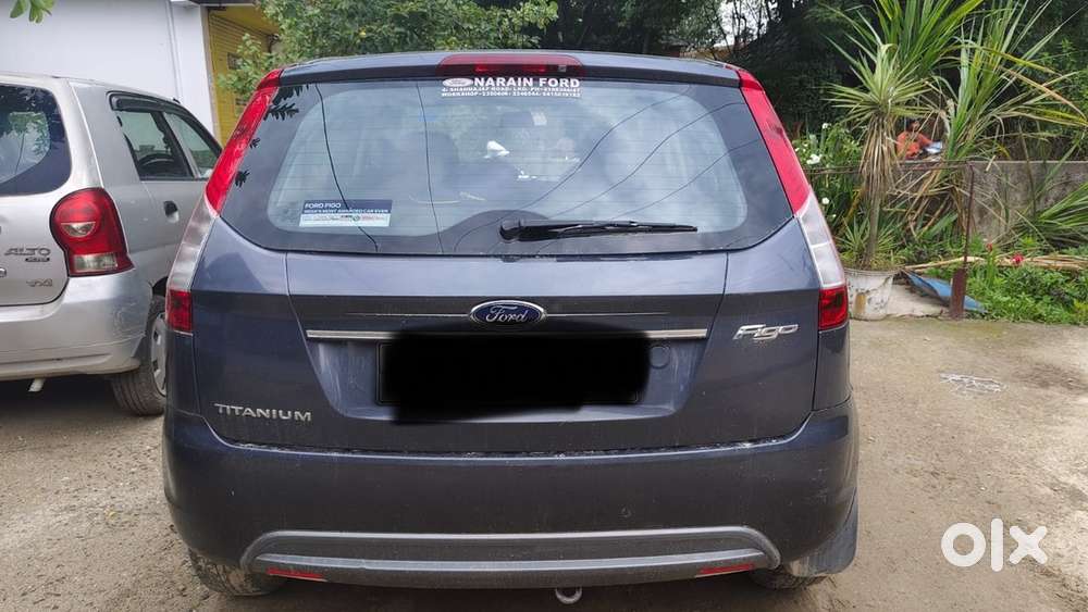 Ford Figo Petrol 2015