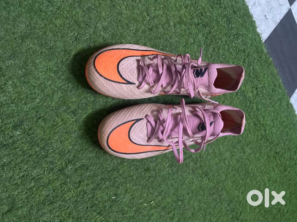 Nike football boot size 6
