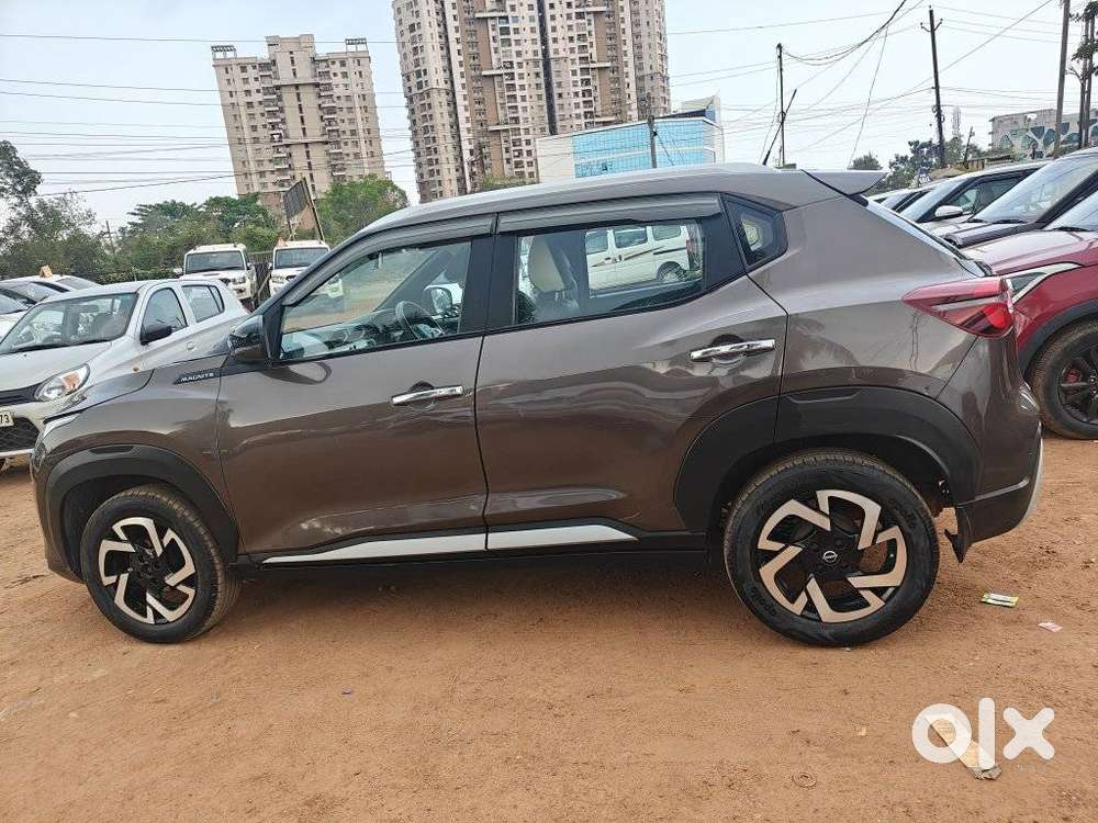 Nissan Magnite 1.0 Xv Premium Dual Tone, 2021, Petrol