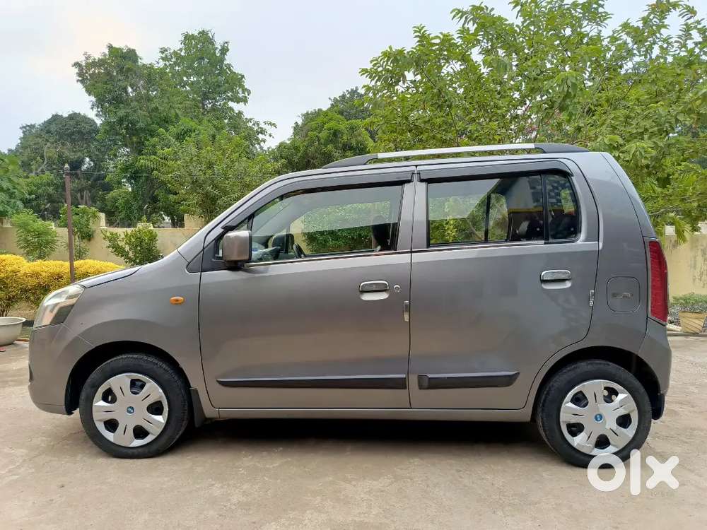 Wagon R Vxi  Glistenig Grey