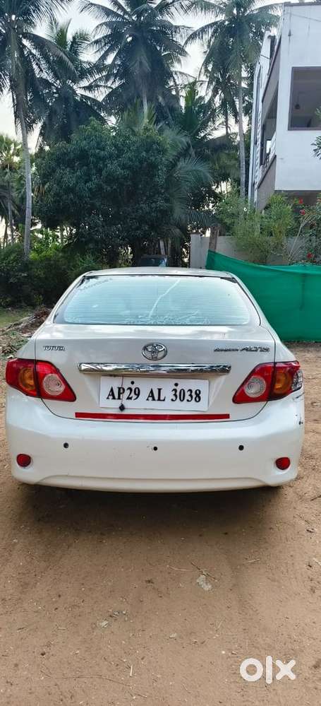 Toyota Corolla Altis 2011 Cng & Hybrids 180000 Km Driven