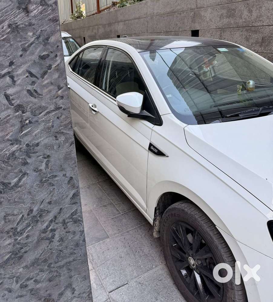 Skoda Slavia 1.0 Tsi Style At, 2023, Petrol