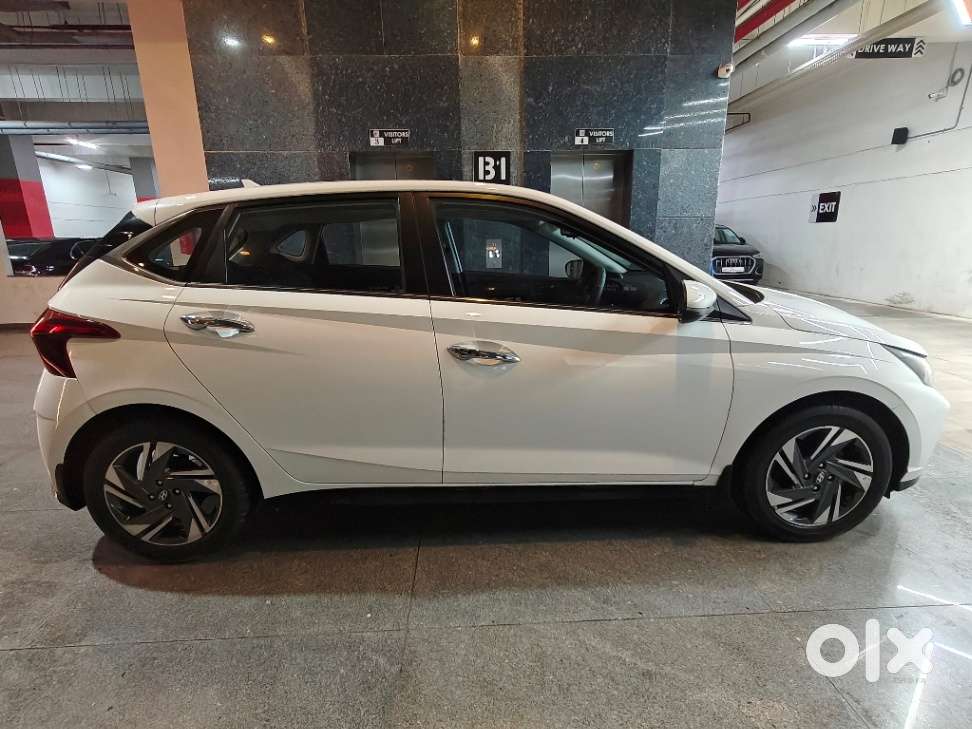 Hyundai New I20 1.2 Asta (o) Ivt, 2023, Petrol
