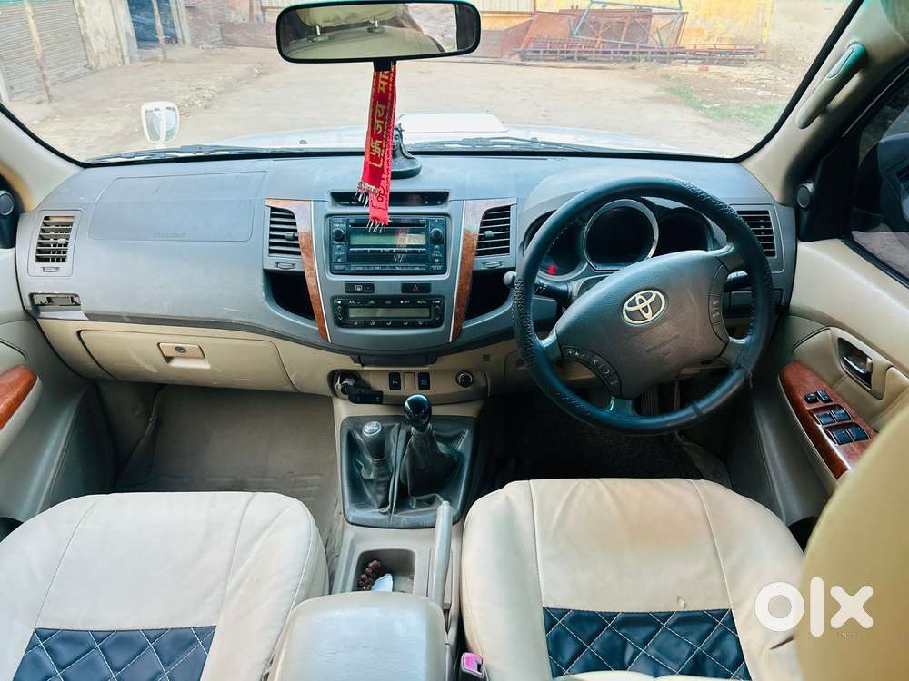 Toyota Fortuner 3.0 4x4 Manual, 2011, Diesel