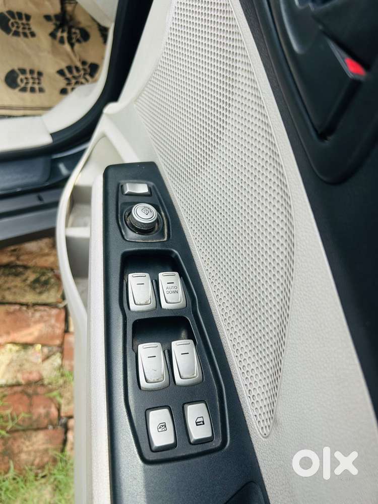 Mahindra Xuv300 W6, 2021, Petrol