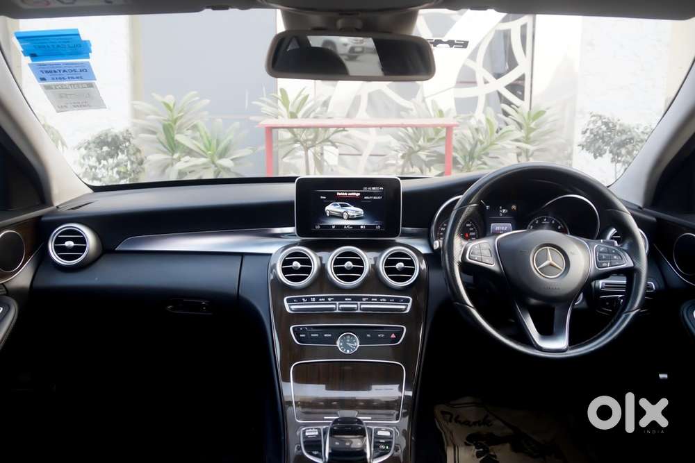 2015 Mercedes-benz C200 Avantgarde  Low Mileage  Panoramic Roof