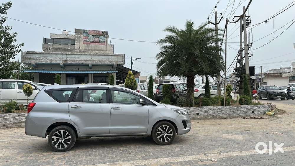 Toyota Innova Crysta 2017 Diesel Well Maintained
