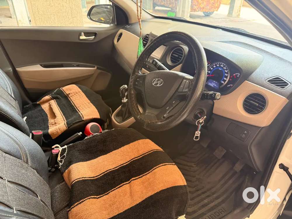 Hyundai Grand I10 Sportz Diesel 2017 Well Maintained