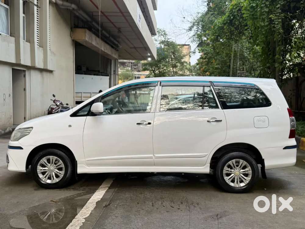 Toyota Innova 2014