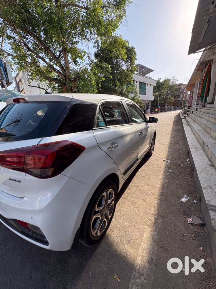 Hyundai Elite I20 Asta (o) 2018  Top Model  White  Vip No. 2626