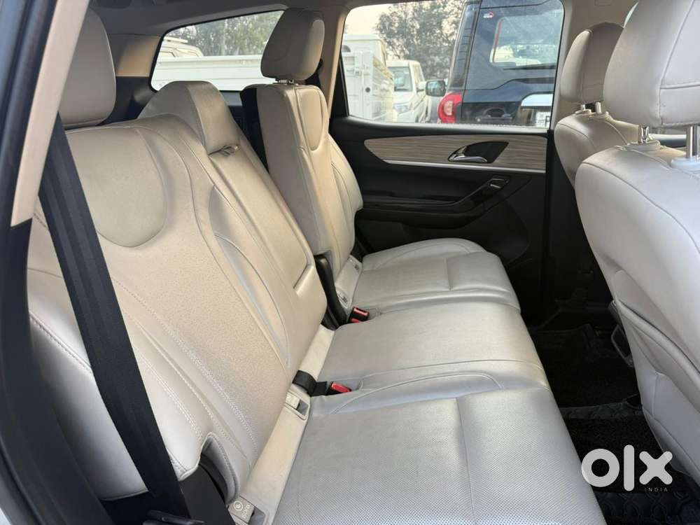 Mahindra Xuv700 2.2 Ax 7 Diesel Mt Luxury Pack Str, 2021, Diesel