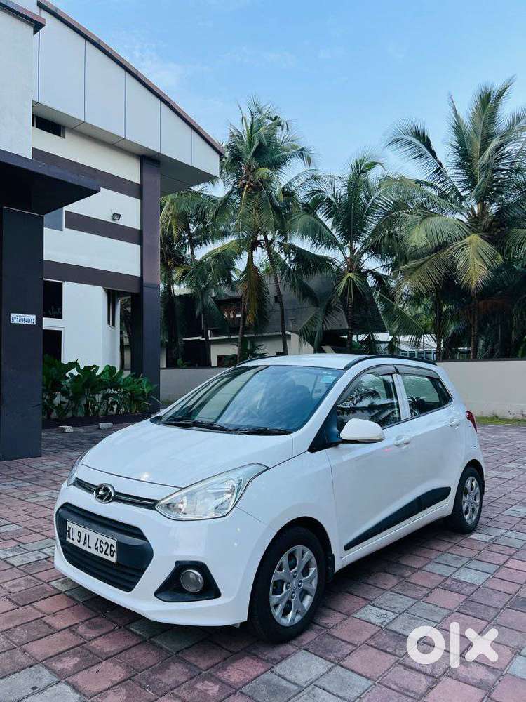 Hyundai Grand I10 Sportz, 2016, Petrol