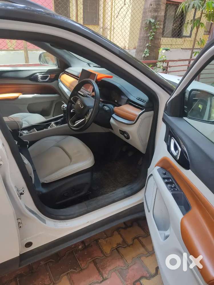 Jeep Compass 2.0 Diesel Manual 2025 Km Driven