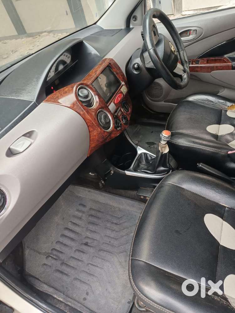 Toyota Etios Liva, 2011, Petrol