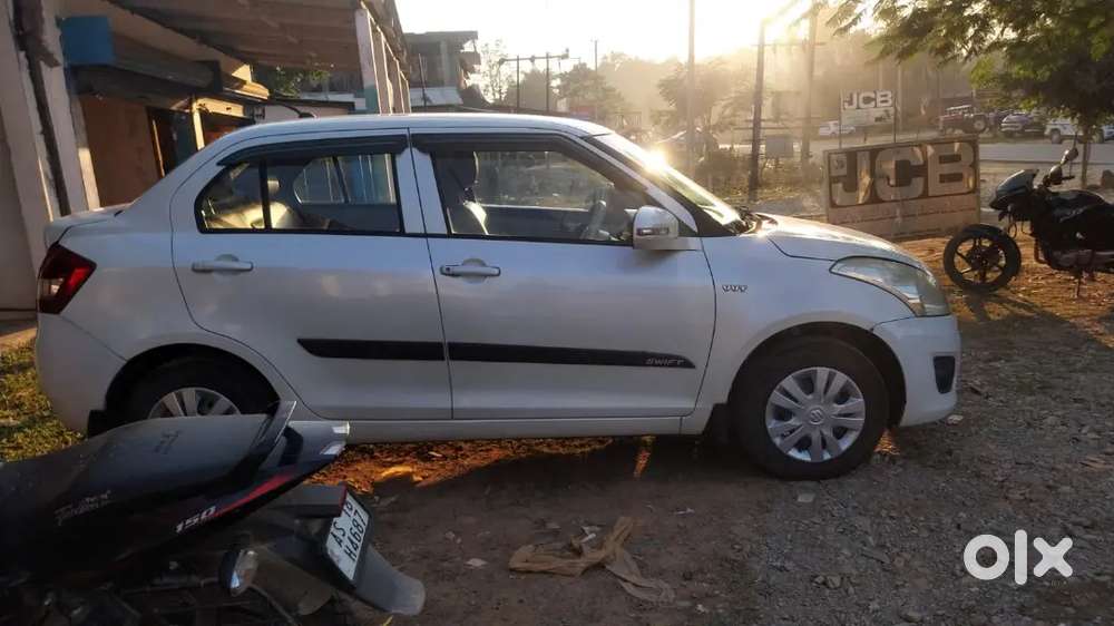 Maruti Suzuki Swift Dzire 2013 Petrol Well Maintained