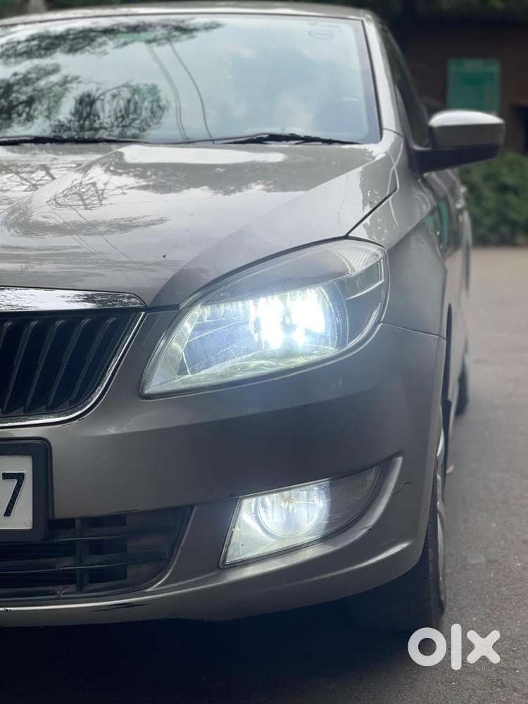 Skoda Superb Automatic 2012