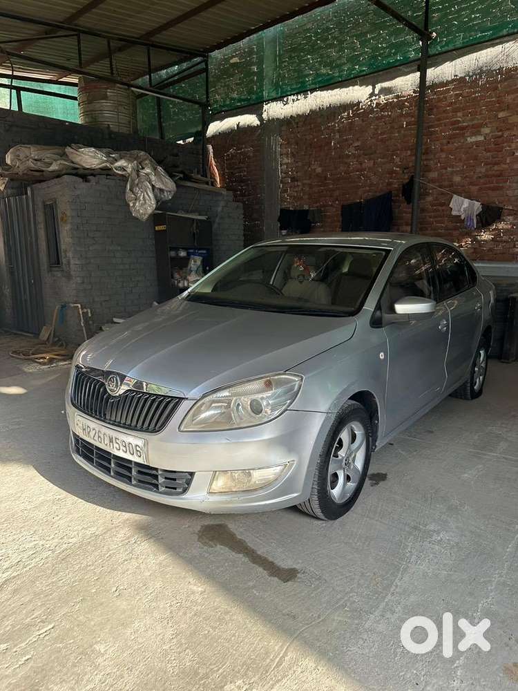 Skoda Rapid 2015 Petrol 88000 Km Driven