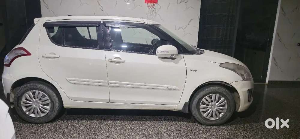 Maruti Suzuki Swift 2015 Petrol 90000 Km Driven