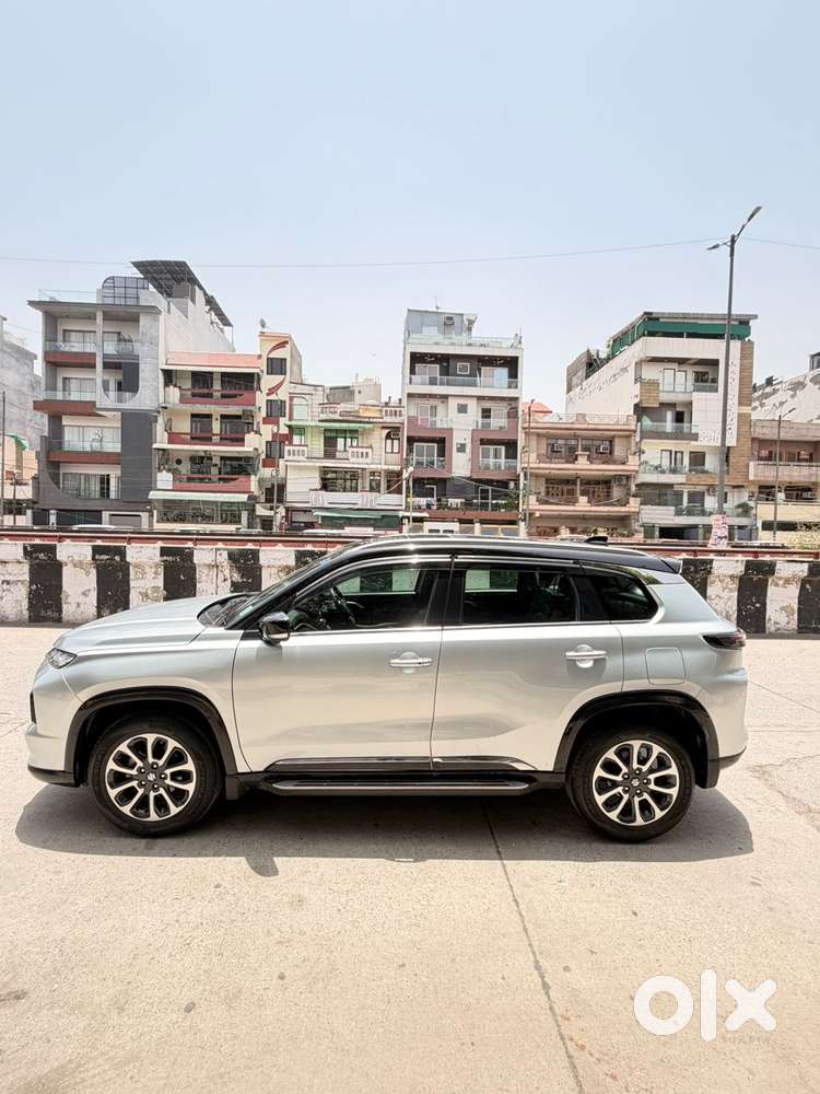 Maruti Suzuki Grand Vitara 1.5 Alpha Smart Hybrid Dual Tone, 2023, P..