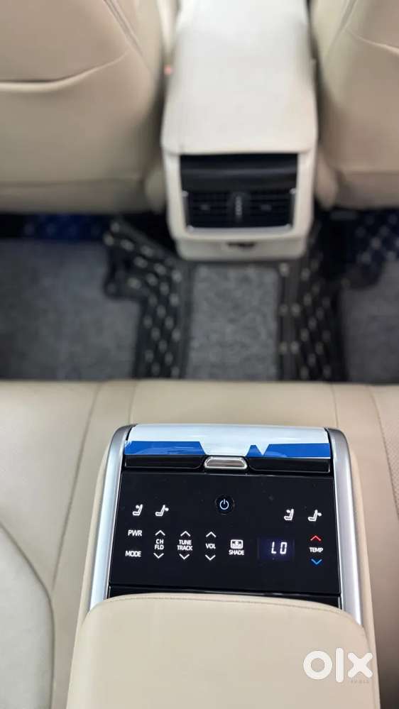 Toyota Camry Hybrid, 2022, Petrol