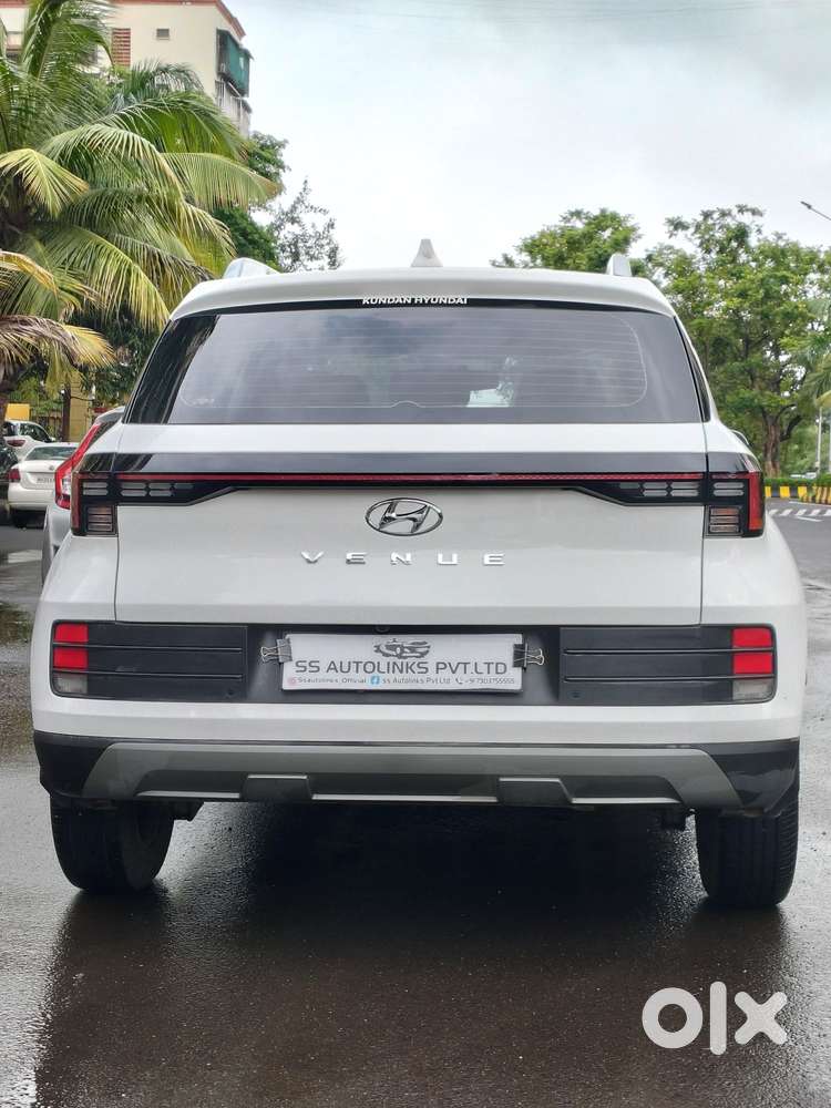Hyundai Venue 1.2 S (o), 2024, Petrol