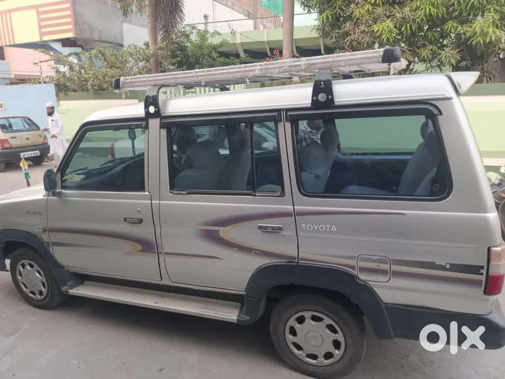 Toyota Qualis 2004 Diesel Well Maintained