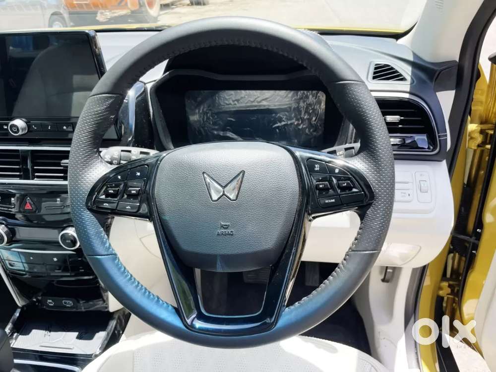 Mahindra Xuv 3xo Ax7 Diesel Mt, 2024, Diesel