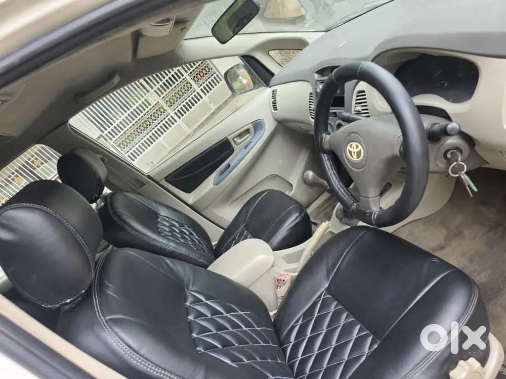 Toyota Innova 2010