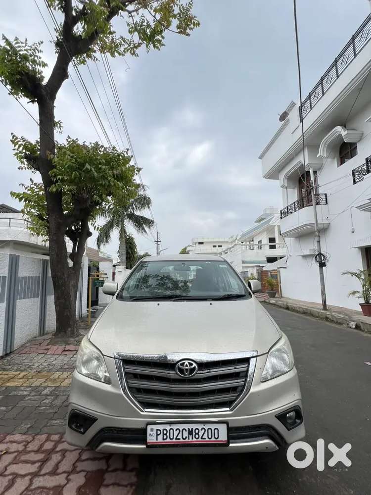 Toyota Innova 2014 Diesel Well Maintained
