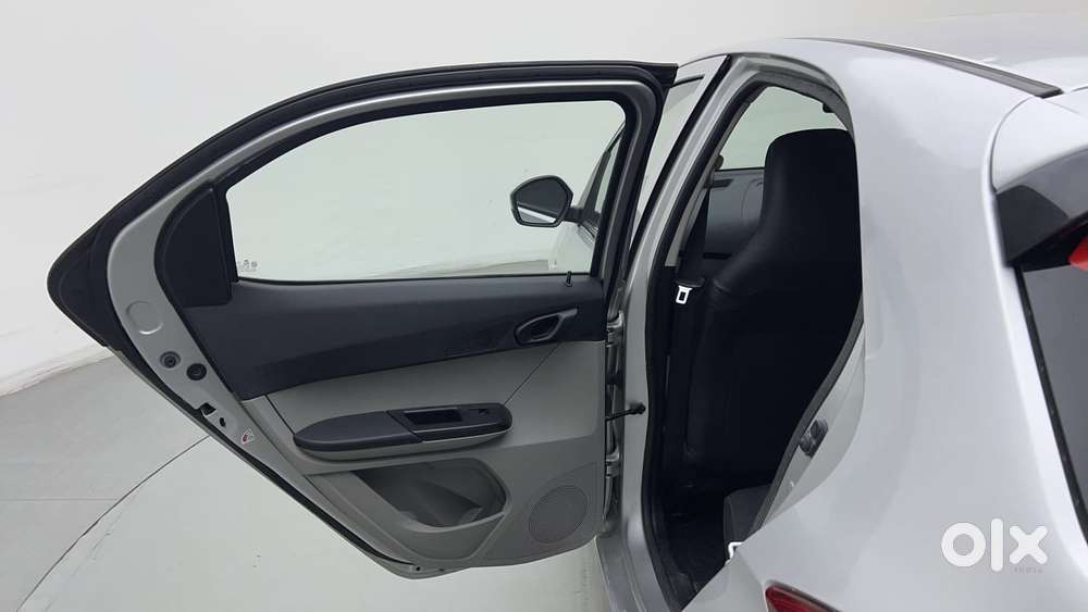 Tata Tiago 1.2 Revotron Xm, 2018, Petrol