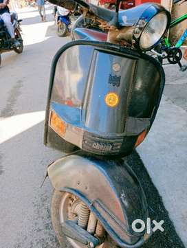 Second hand deals bajaj chetak scooter