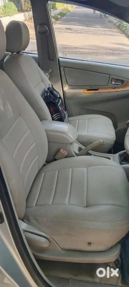 Toyota Innova 2009 Diesel 128000 Km Driven Passing 2029 V Top Model