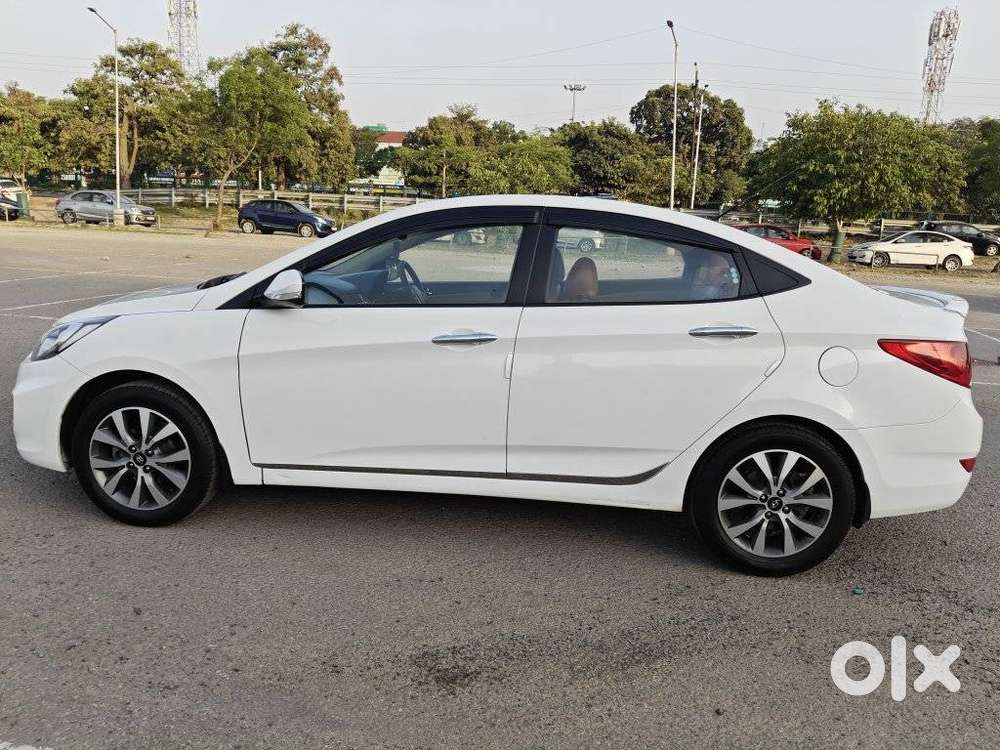 Hyundai Verna Fluidic 1.6 Vtvt Sx, 2014, Petrol