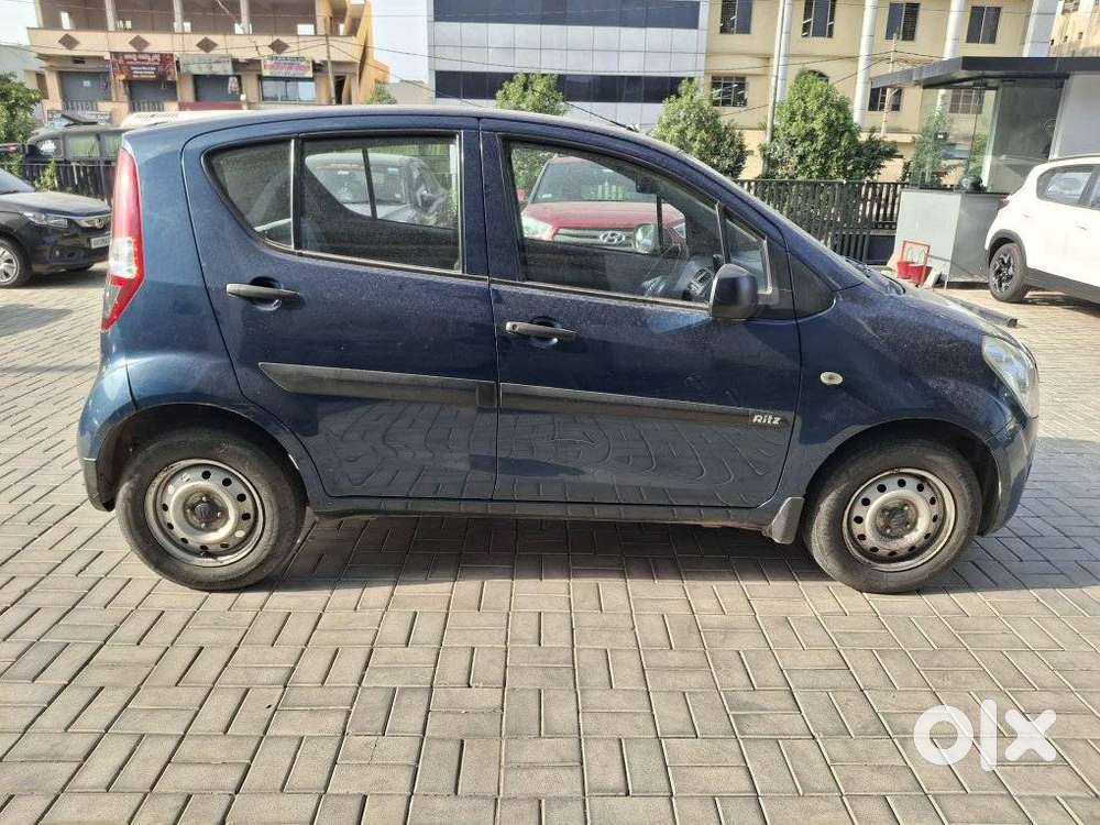 Maruti Suzuki Ritz Lxi, 2012, Petrol