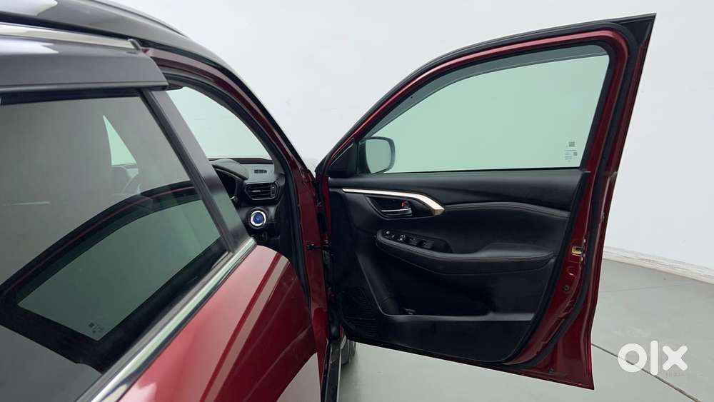 Maruti Suzuki Grand Vitara 1.5 Alpha Plus Dual Tone Intelligent Hybr..