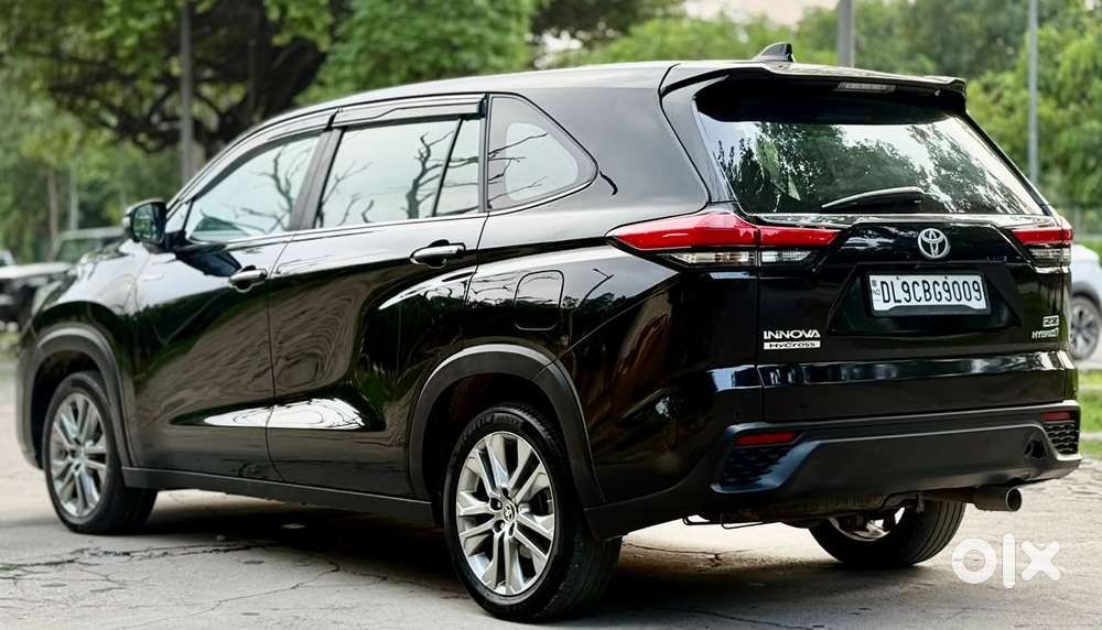 Toyota Innova Hycross 2.0 Zx (o) Hybrid 7 Str, 2025, Petrol