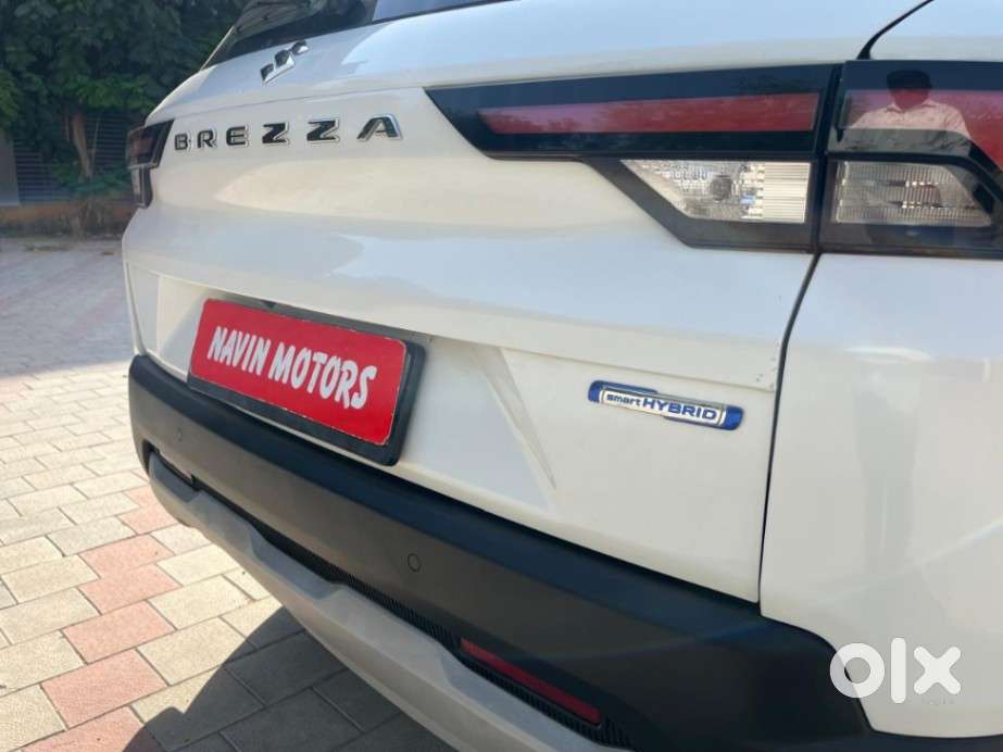 Maruti Suzuki Brezza 1.5 Zxi At Smart Hybrid, 2023, Cng & Hybrids