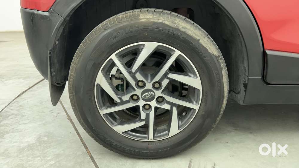 Mahindra Xuv300 1.2 W8 (o) Amt Petrol, 2022, Petrol