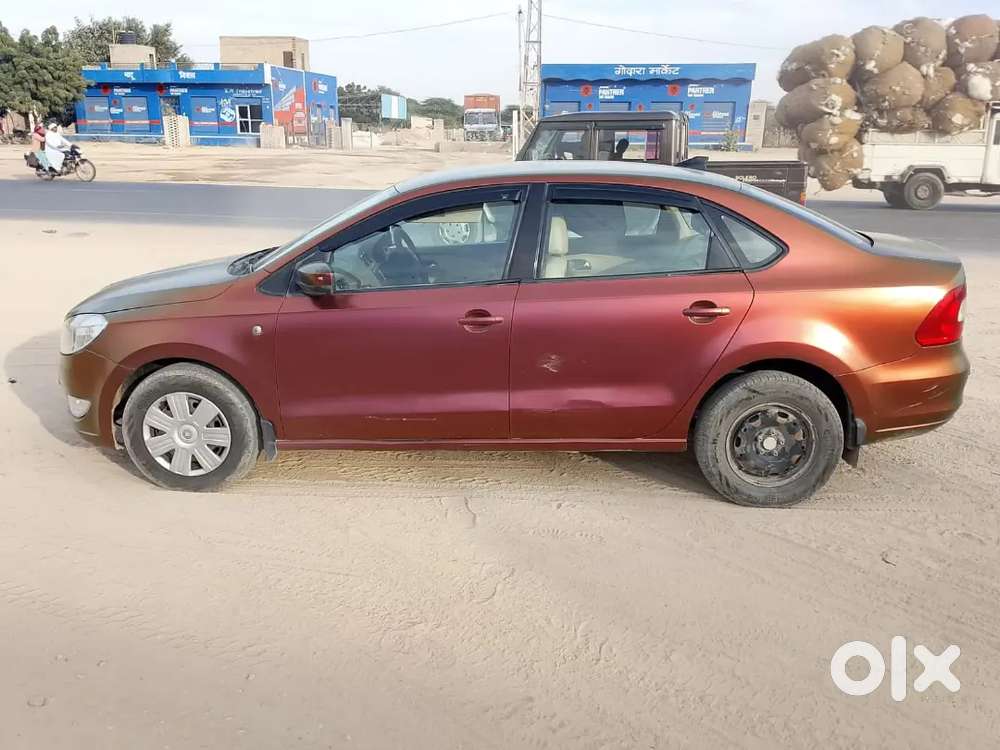 Skoda Rapid Ambition Diesel 2013