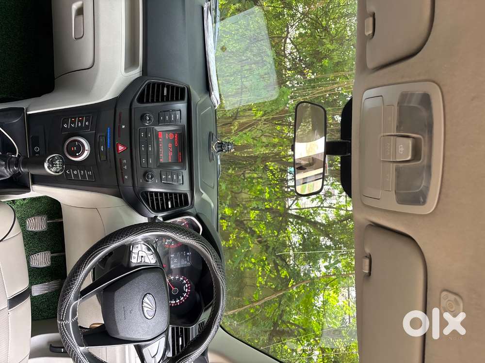 Mahindra Xuv300 Turbosport 2023 Petrol Well Maintained