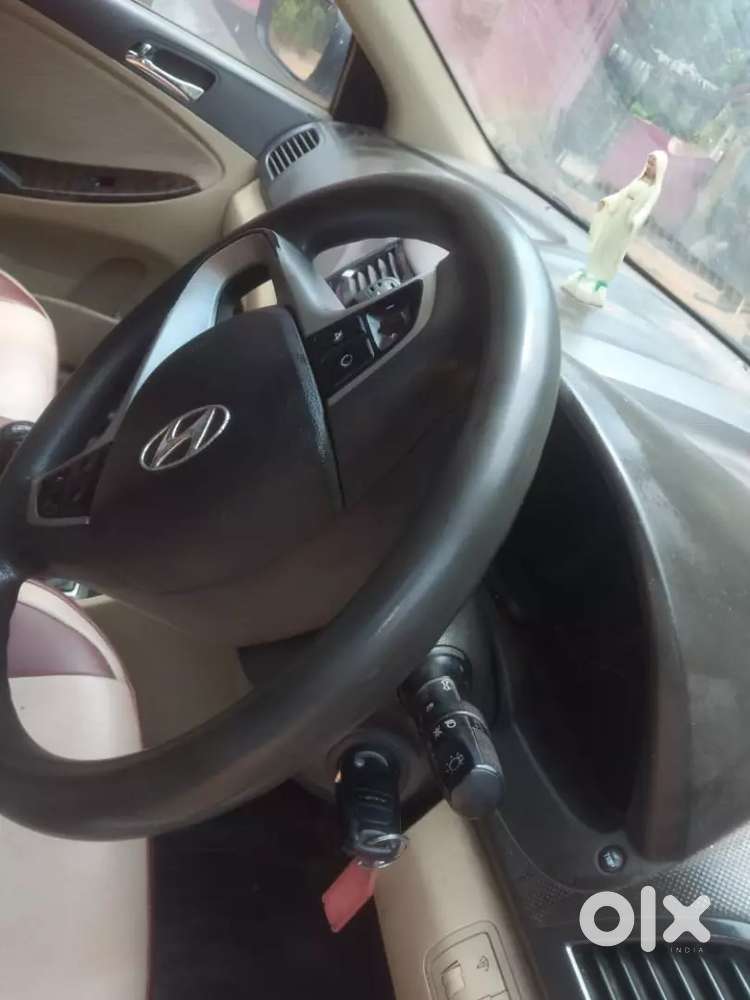 Hyundai Verna 2012