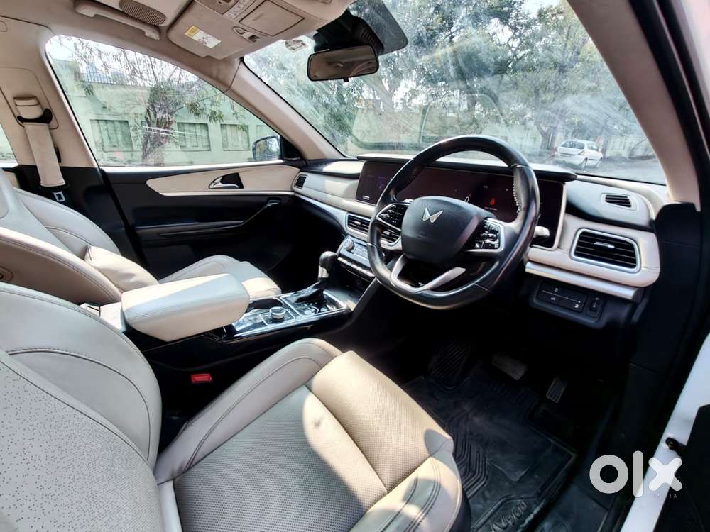 Mahindra Xuv700 2.2 Ax 7 Diesel At Str, 2022, Diesel