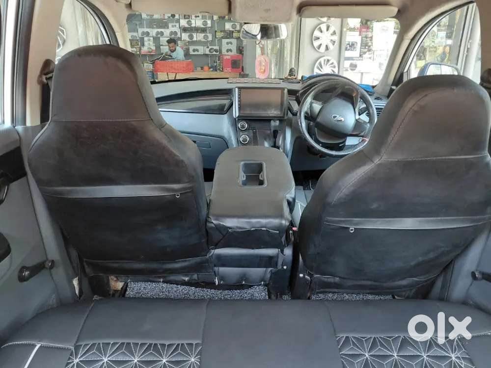 Mahindra Kuv 100 2018