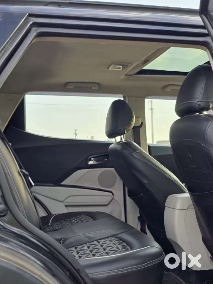 Mahindra Xuv300 W8 Option Diesel, 2021, Diesel