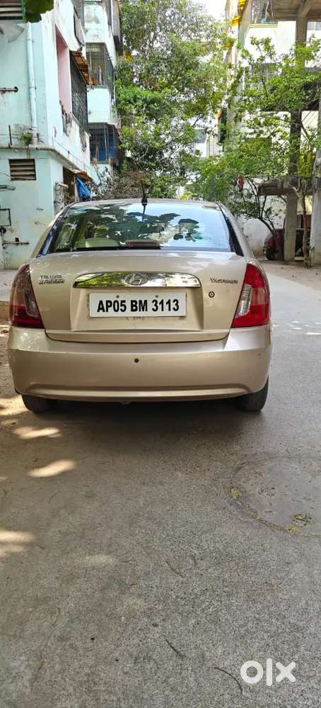 Hyundai Verna 2010 Petrol 75000 Km Driven