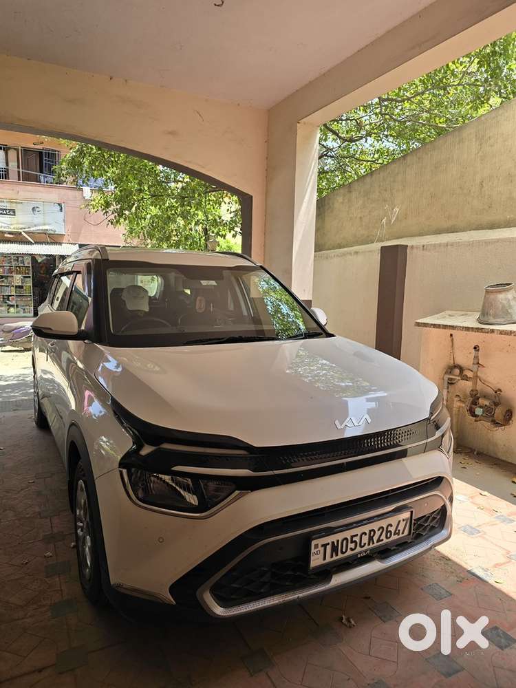 Kia Carens Petrol 2024
