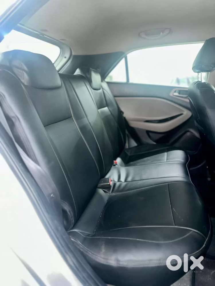 Hyundai Elite I20 1.2magna Executive At, 2018, Petrol