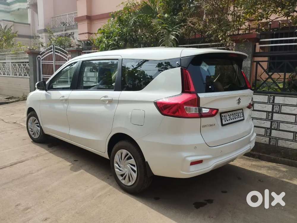 Nov 2025, Maruti Ertiga, White Colour, Petrol+cng,