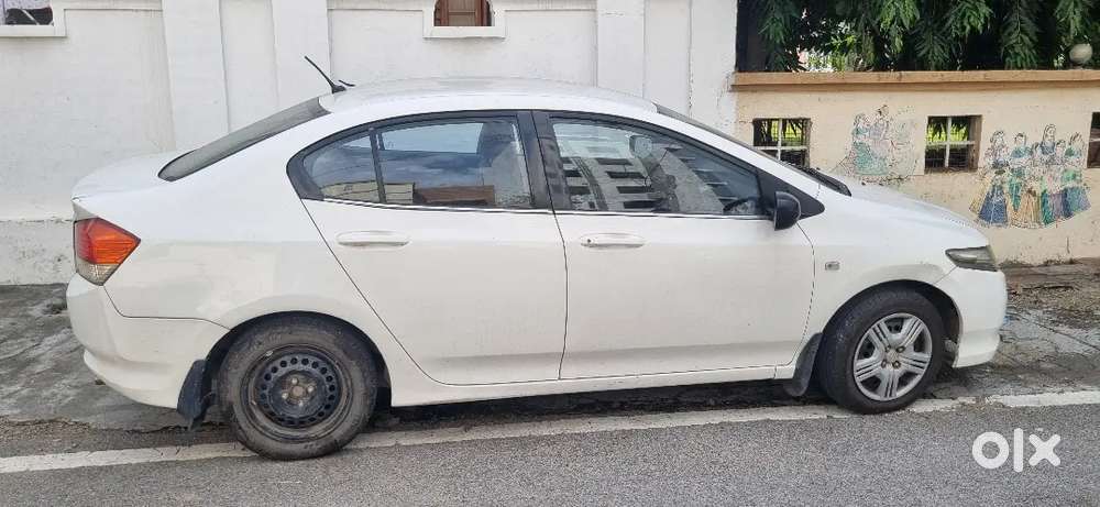 Rc Renewed, Honda City, White, 2009 Petrol 84000 Km Driven