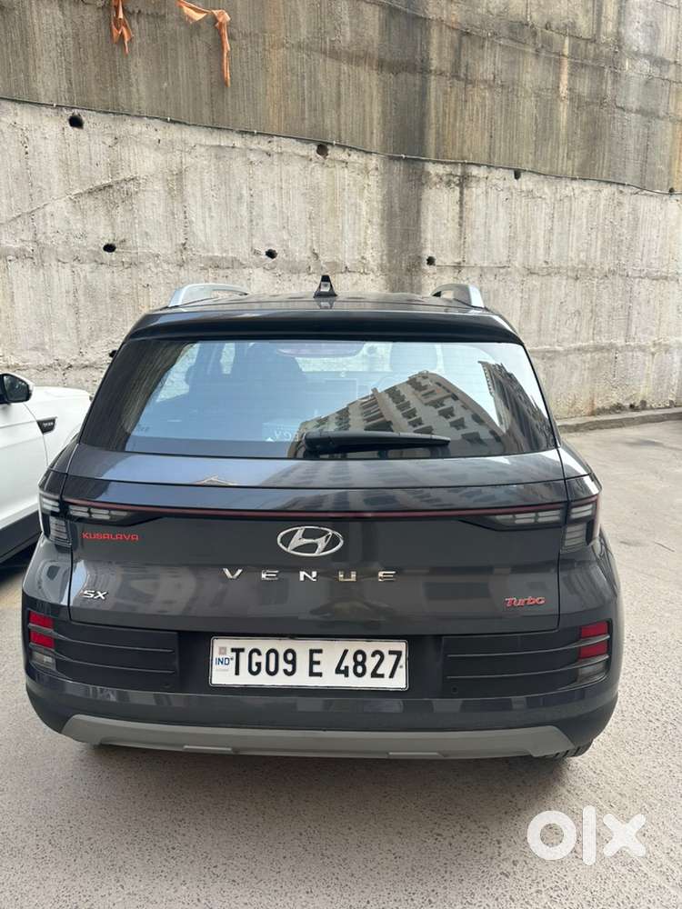 Hyundai Venue 2024 Petrol Excellent Condition